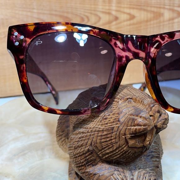Prive Revaux Polarized Sunglasses Majestic Tort/Grey Like New Worn a few Times! - Picture 6 of 12